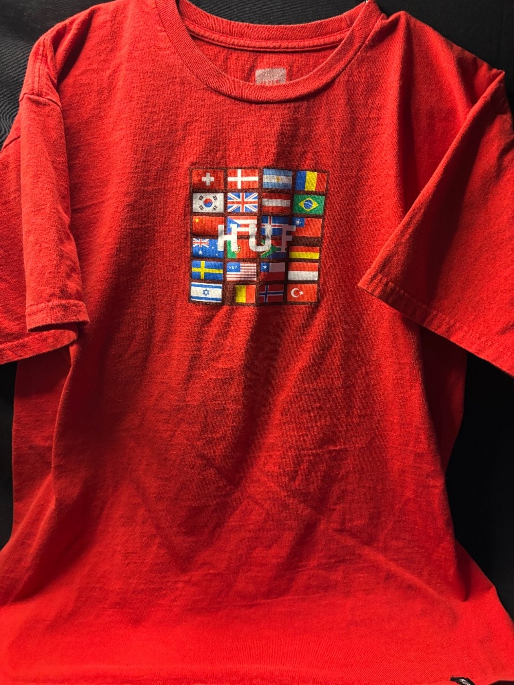 HUF Worldwide Flags Graphic T Shirt Men’s Large Red Skate Streetwear Tee.